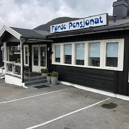 Bed & Breakfast Forde Pensjonat 3*