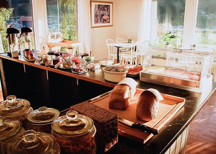 Forde Pensjonat Bed & Breakfast 3*