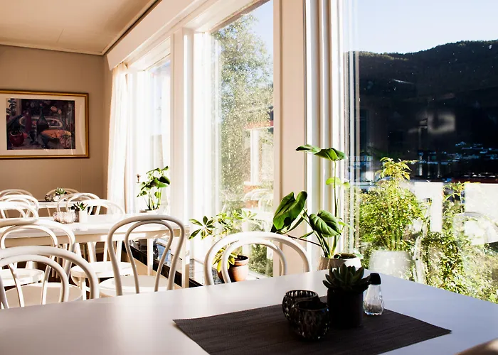 Forde Pensjonat Bed & Breakfast 3*